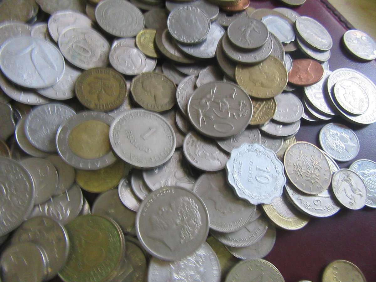 550 World coins incl. RSA coins - as per scan -BID PER COIN - LOT10