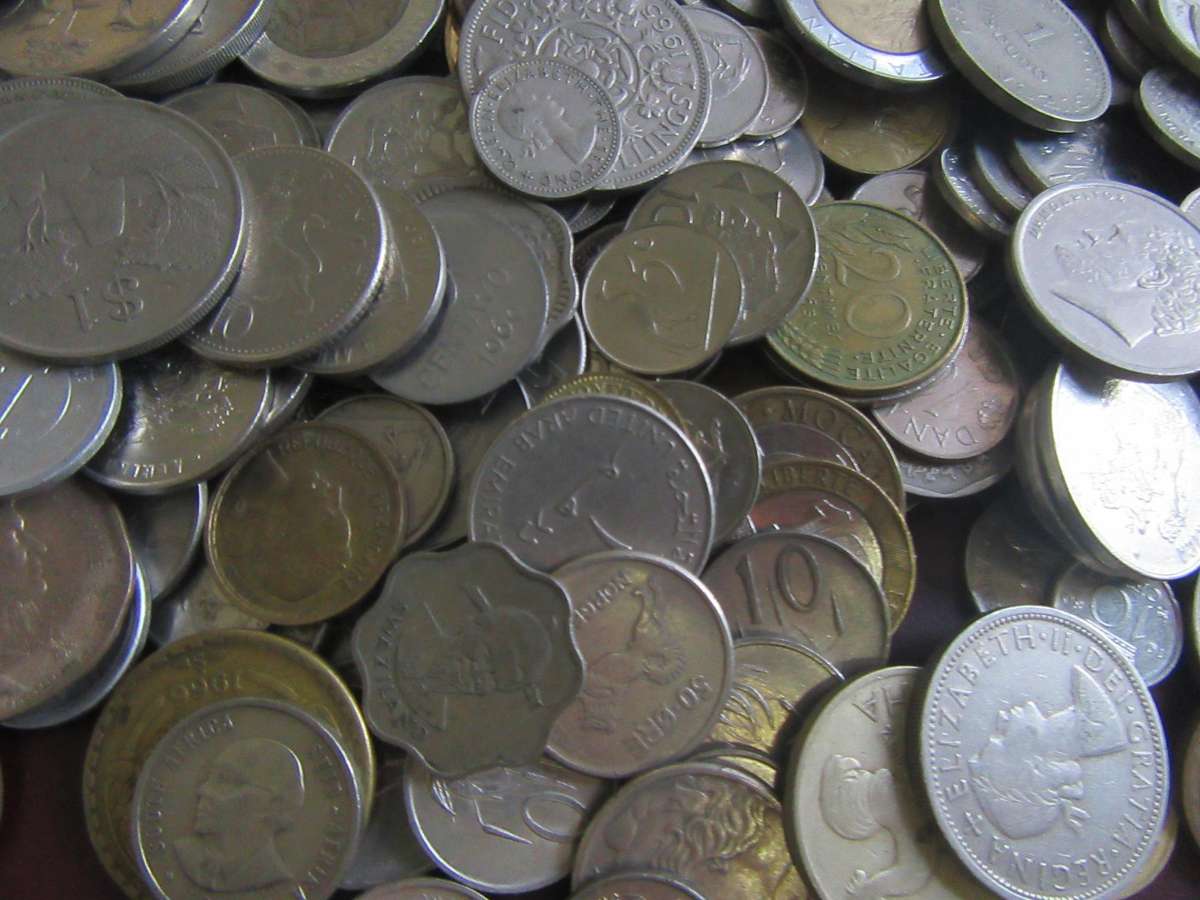 550 World coins incl. RSA coins - as per scan -BID PER COIN - LOT10