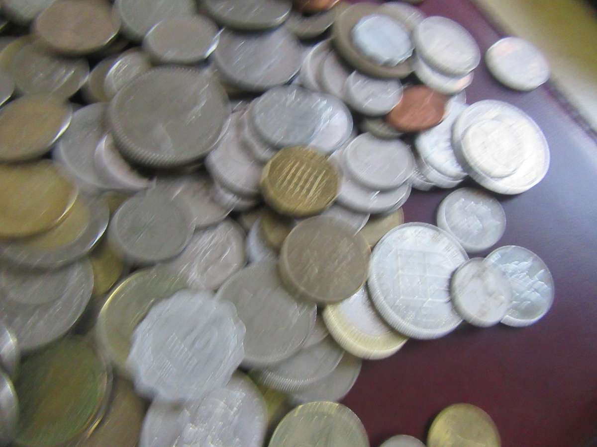 550 World coins incl. RSA coins - as per scan -BID PER COIN - LOT10