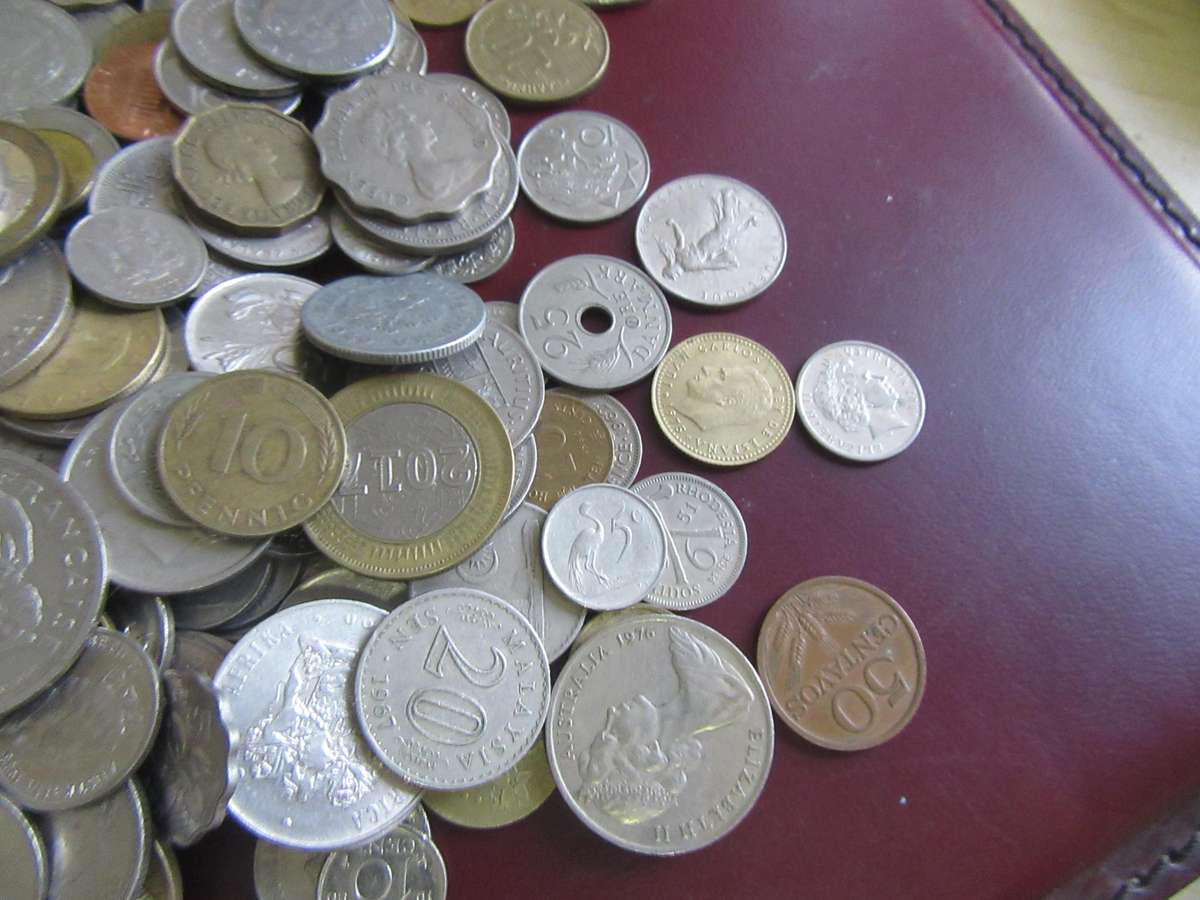 550 World coins incl. RSA coins - as per scan -BID PER COIN - LOT10
