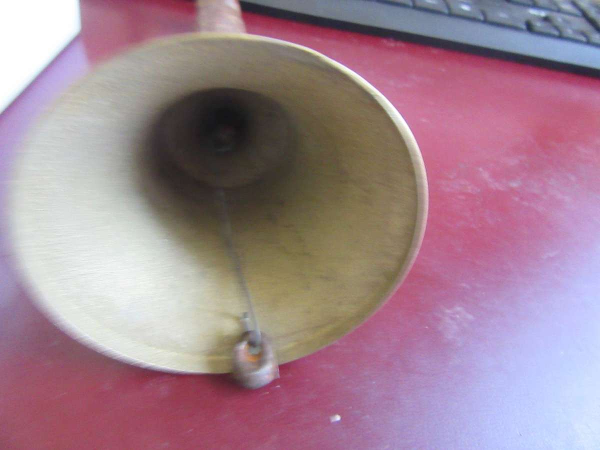 VINTAGE ORNATE BRASS/SCHOOL BELL - 200MM HIGH - MD
