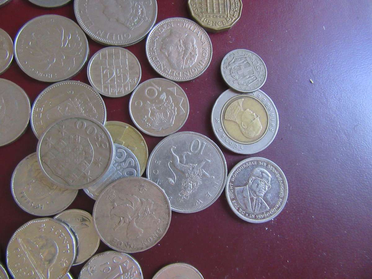 50 INTERNATIONAL COINS - AS PER SCAN - BID PER ITEM - IC1