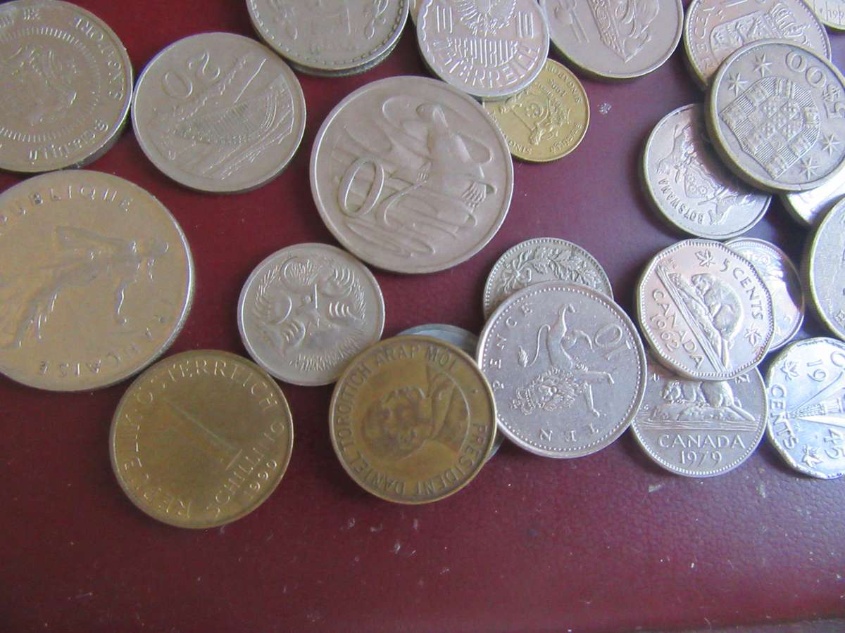 50 INTERNATIONAL COINS - AS PER SCAN - BID PER ITEM - IC1