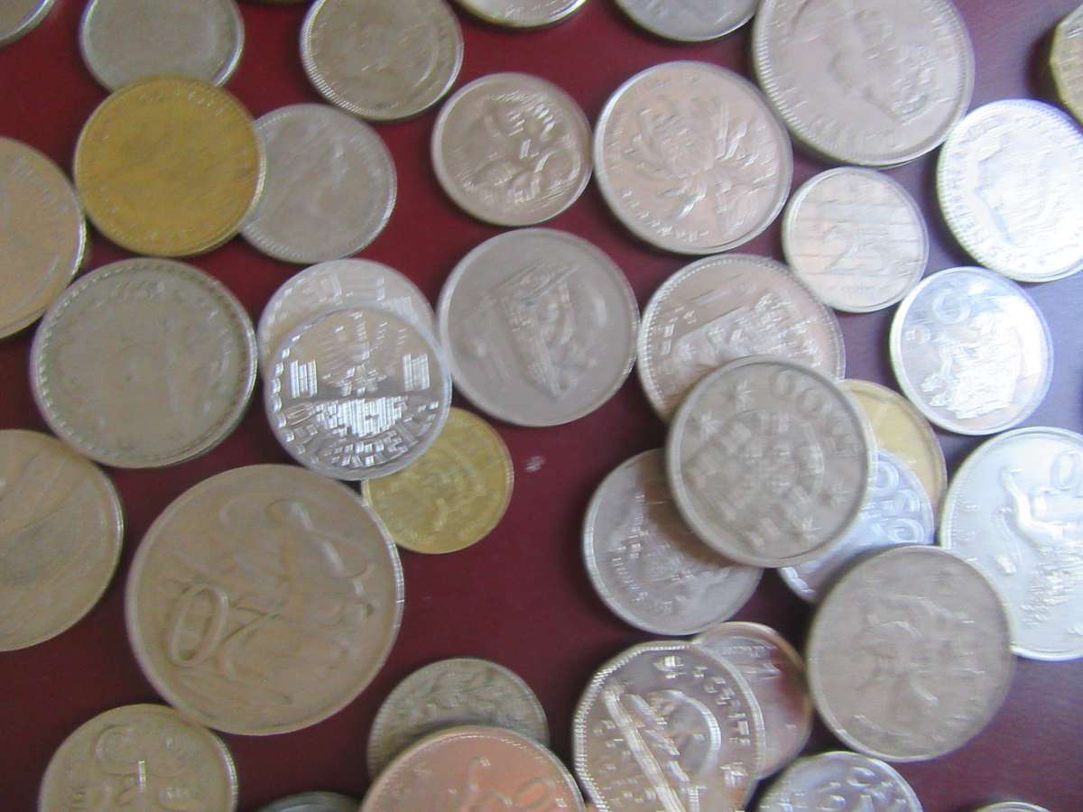50 INTERNATIONAL COINS - AS PER SCAN - BID PER ITEM - IC1