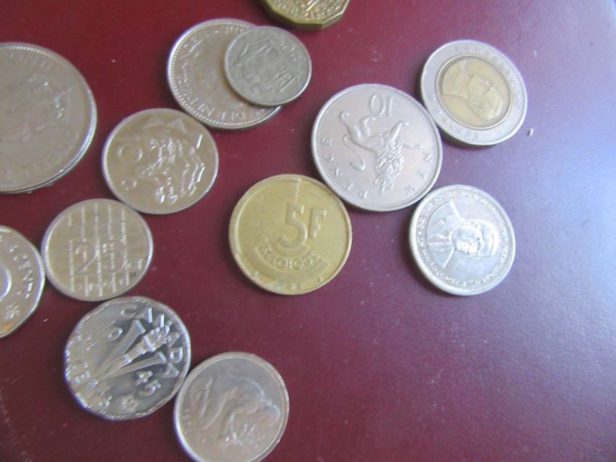 50 INTERNATIONAL COINS - AS PER SCAN - BID PER ITEM - IC1