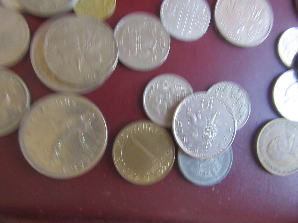 50 INTERNATIONAL COINS - AS PER SCAN - BID PER ITEM - IC1