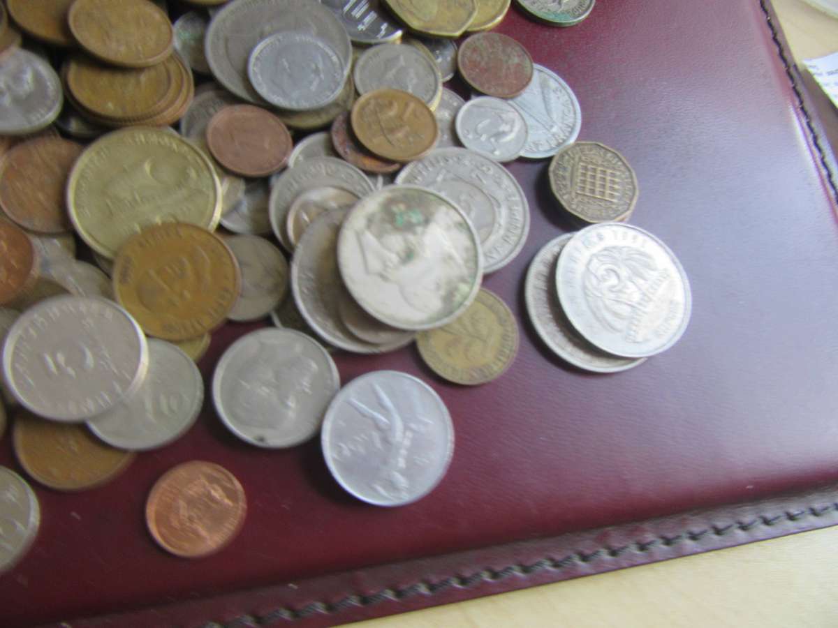 GOOD START FOR THE BEGINNER -500 INTERNATIONAL COINS INCL. RSA COINS - AS PR SCAN - BID PER COIN11