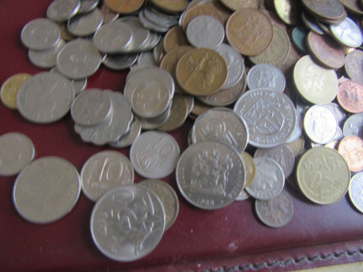 GOOD START FOR THE BEGINNER -500 INTERNATIONAL COINS INCL. RSA COINS - AS PR SCAN - BID PER COIN11