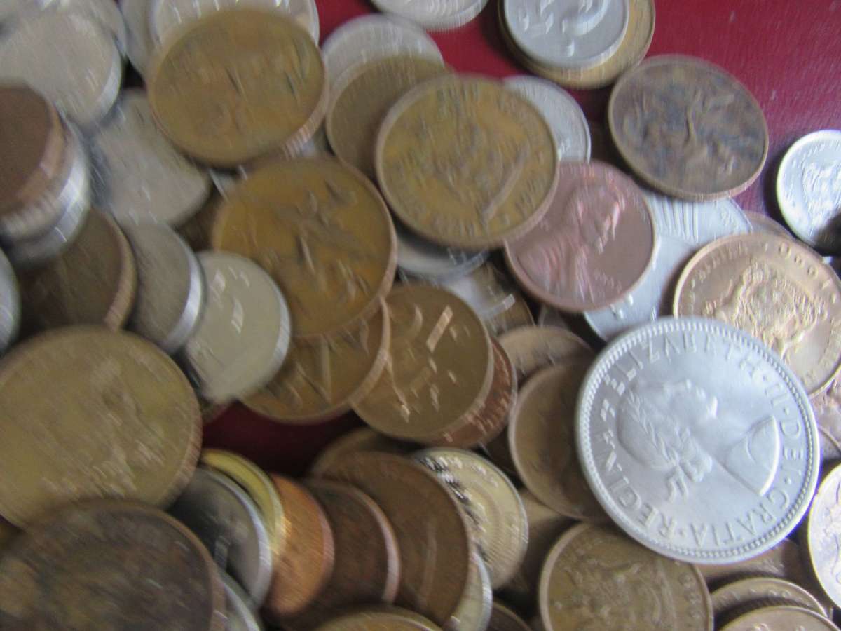 GOOD START FOR THE BEGINNER -500 INTERNATIONAL COINS INCL. RSA COINS - AS PR SCAN - BID PER COIN11