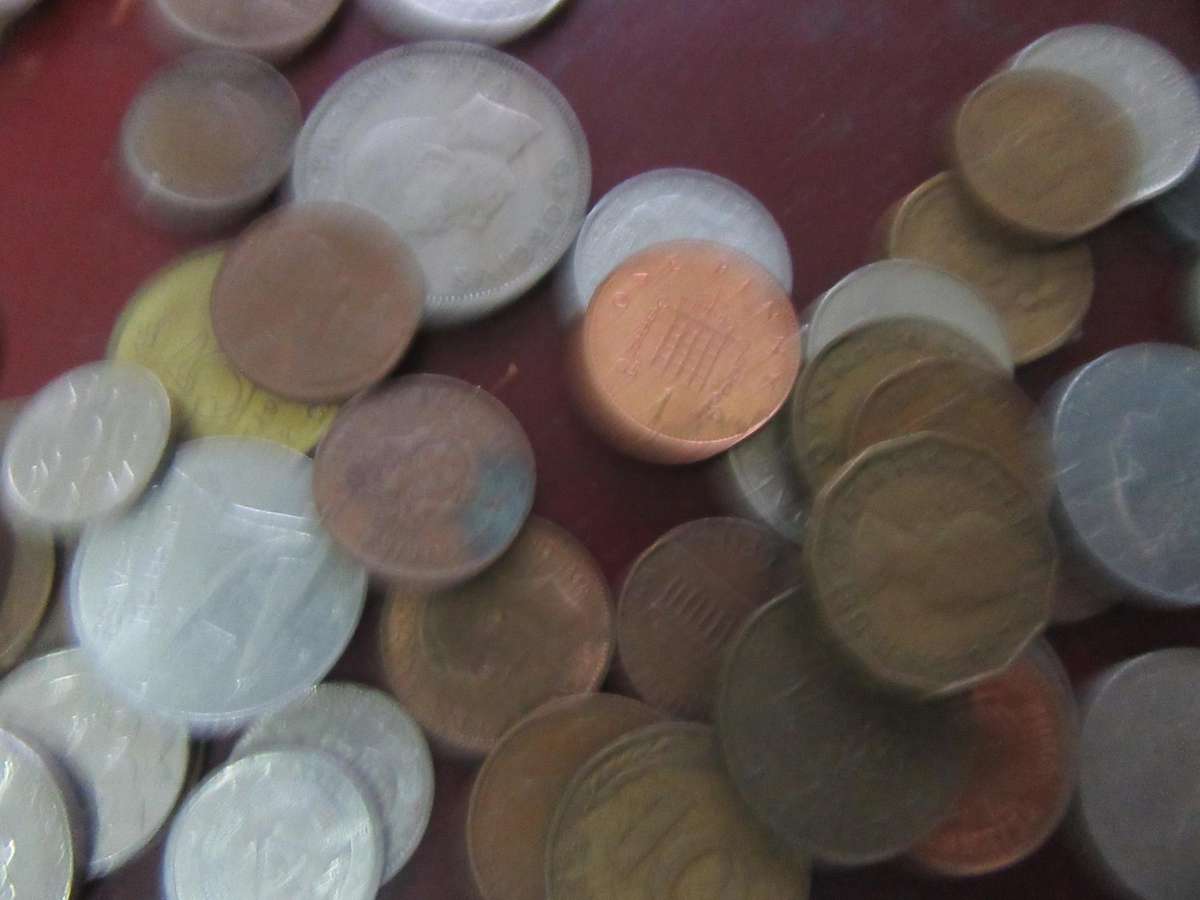 GOOD START FOR THE BEGINNER -95 WORLD COINS - AS PER SCAN BID PER COIN  - LOT5