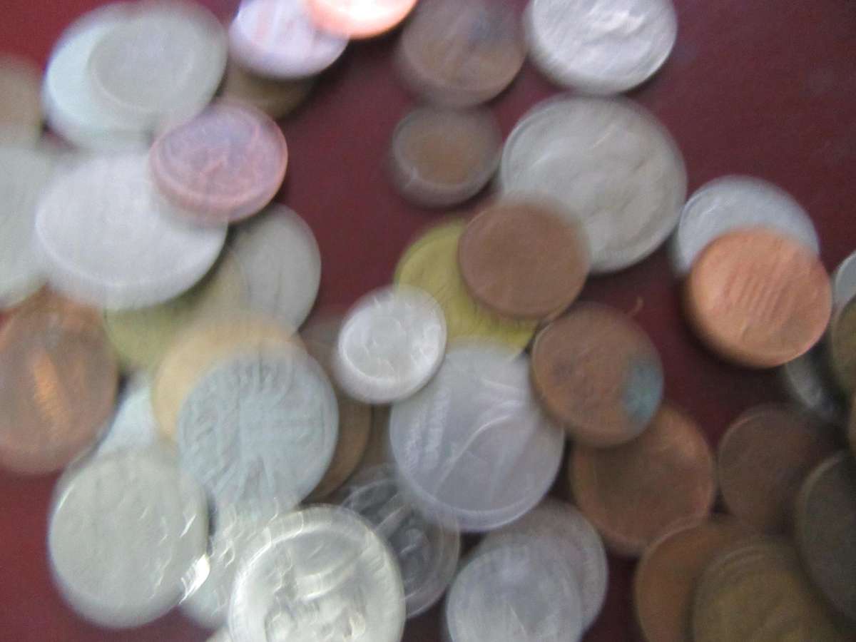 GOOD START FOR THE BEGINNER -95 WORLD COINS - AS PER SCAN BID PER COIN  - LOT5