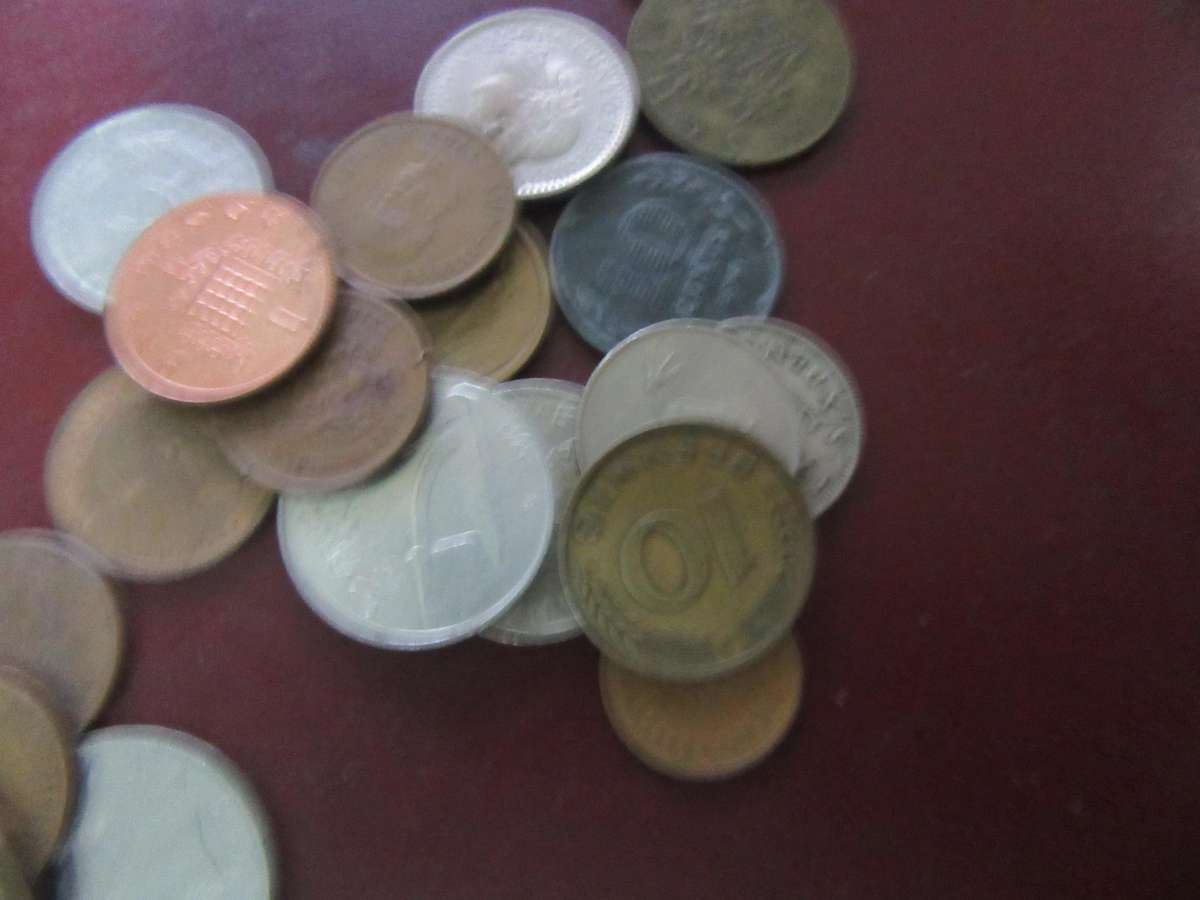 GOOD START FOR THE BEGINNER -95 WORLD COINS - AS PER SCAN BID PER COIN  - LOT5