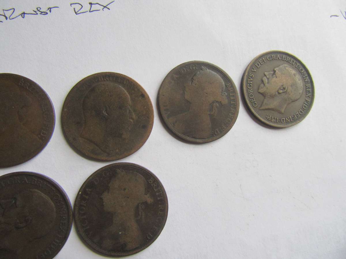 LOT OF 8 GREAT BRITAIN PENNIES - VARIOUS YEARS - - CO19