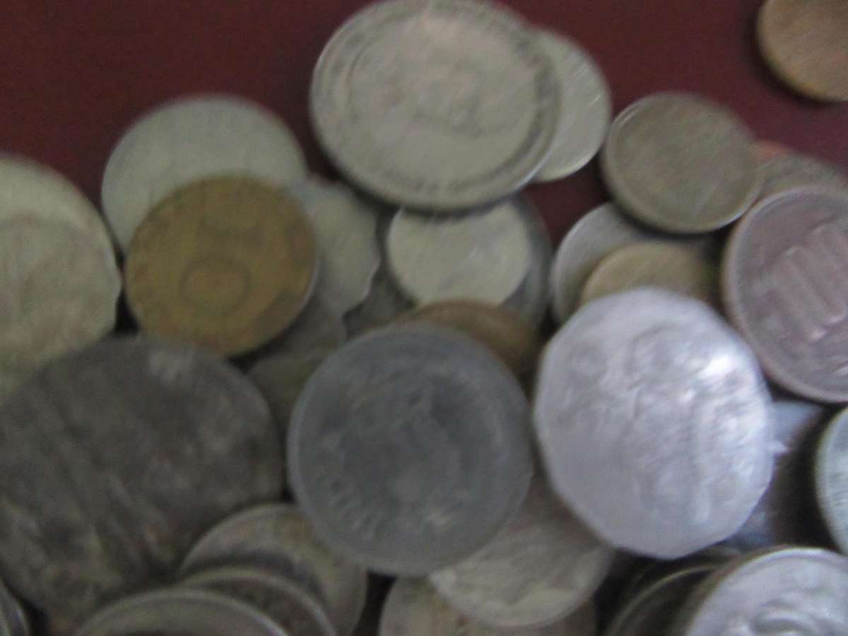 120 World Coins - Bid per coin - Lot22
