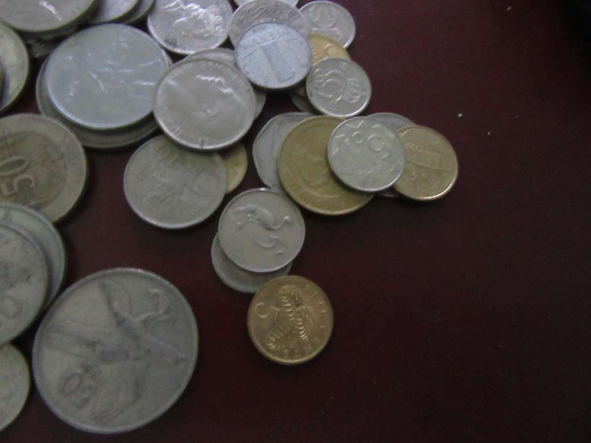 GOOD START FOR THE BEGINNER - 95 WORLD COINS - BID PER COIN AS PER SCAN - LOT23