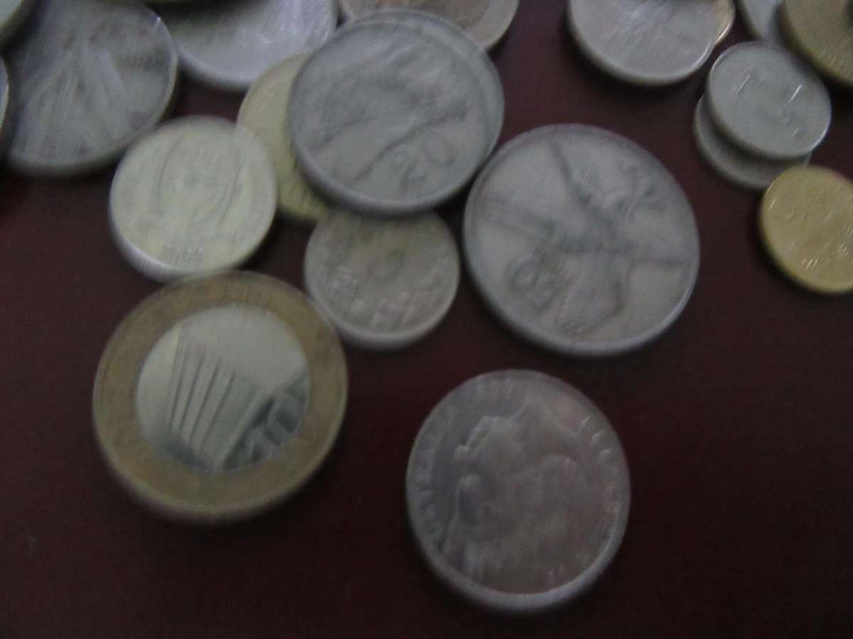 GOOD START FOR THE BEGINNER - 95 WORLD COINS - BID PER COIN AS PER SCAN - LOT23