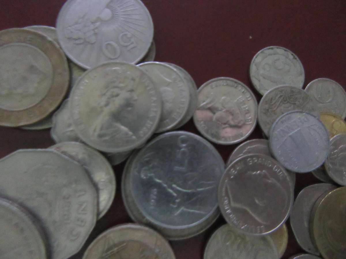 GOOD START FOR THE BEGINNER - 95 WORLD COINS - BID PER COIN AS PER SCAN - LOT23