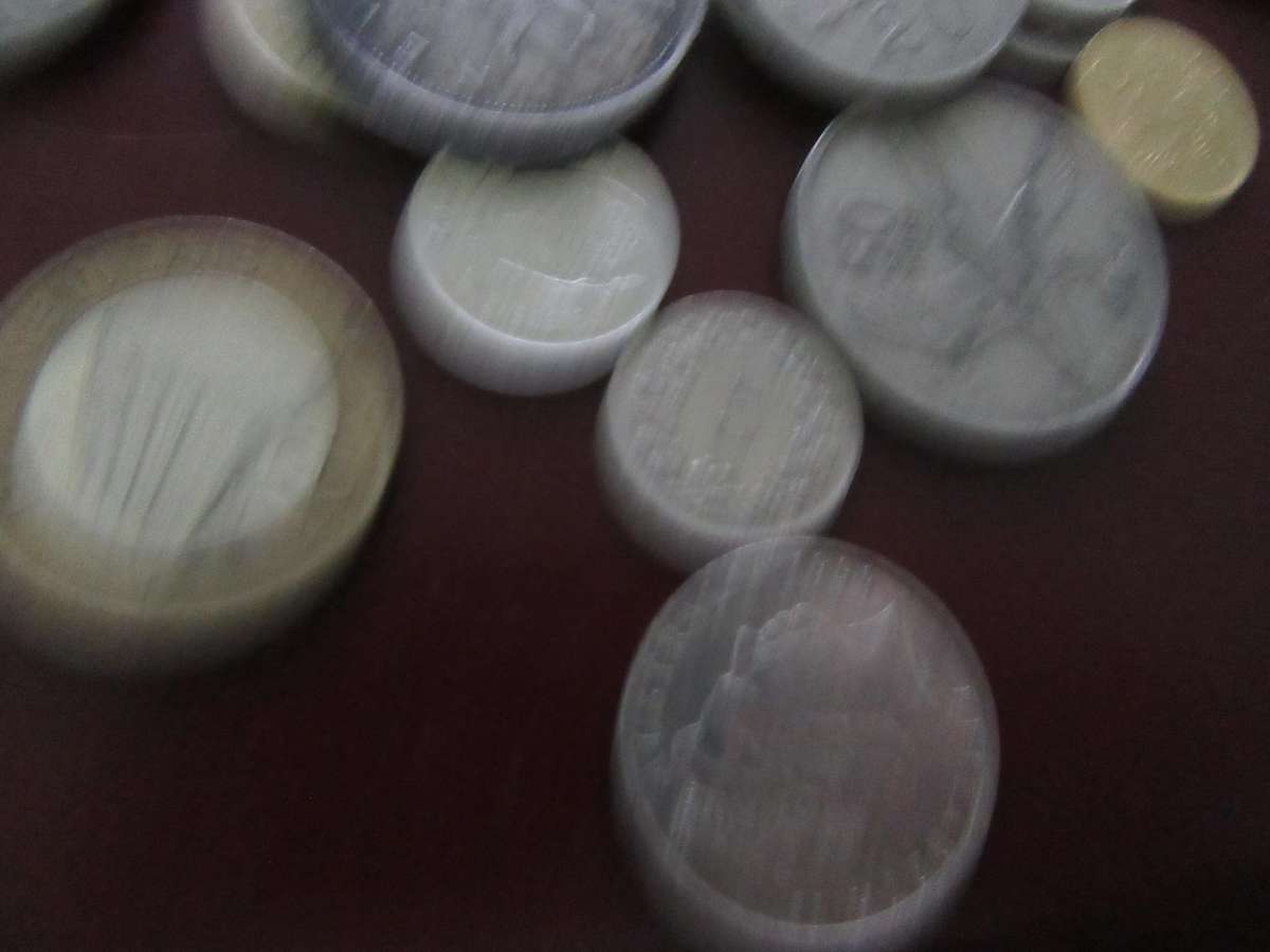 GOOD START FOR THE BEGINNER - 95 WORLD COINS - BID PER COIN AS PER SCAN - LOT23