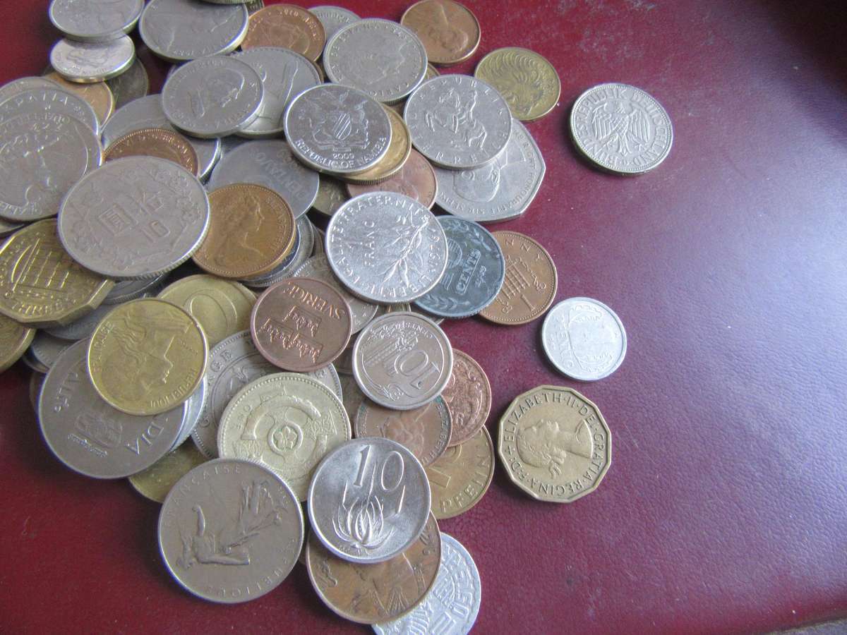 GOOD START FOR THE BEGINNER - 120 WORLD COINS INCL.RSA COINS - AS PER SCAN - BID PER COIN -LOT10