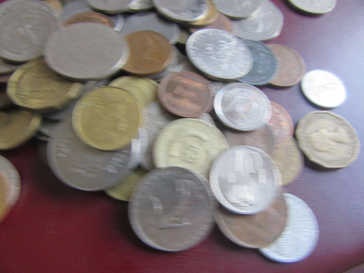 GOOD START FOR THE BEGINNER - 120 WORLD COINS INCL.RSA COINS - AS PER SCAN - BID PER COIN -LOT10