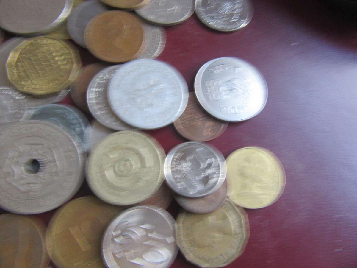 GOOD START FOR THE BEGINNER - 120 WORLD COINS INCL.RSA COINS - AS PER SCAN - BID PER COIN -LOT10