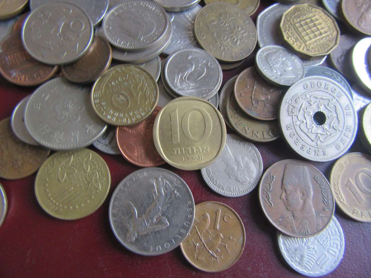GOOD START FOR THE BEGINNER - 120 WORLD COINS INCL.RSA COINS - AS PER SCAN - BID PER COIN -LOT10