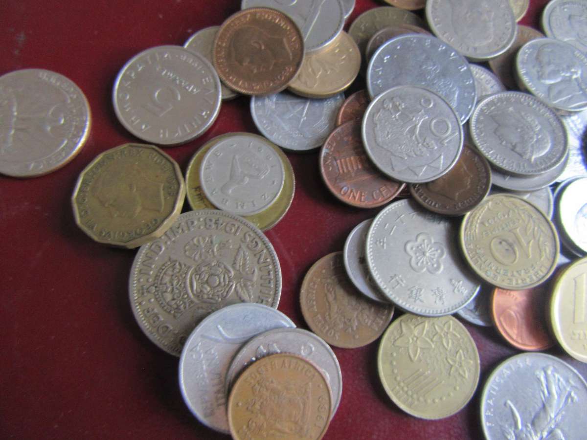 GOOD START FOR THE BEGINNER - 120 WORLD COINS INCL.RSA COINS - AS PER SCAN - BID PER COIN -LOT10