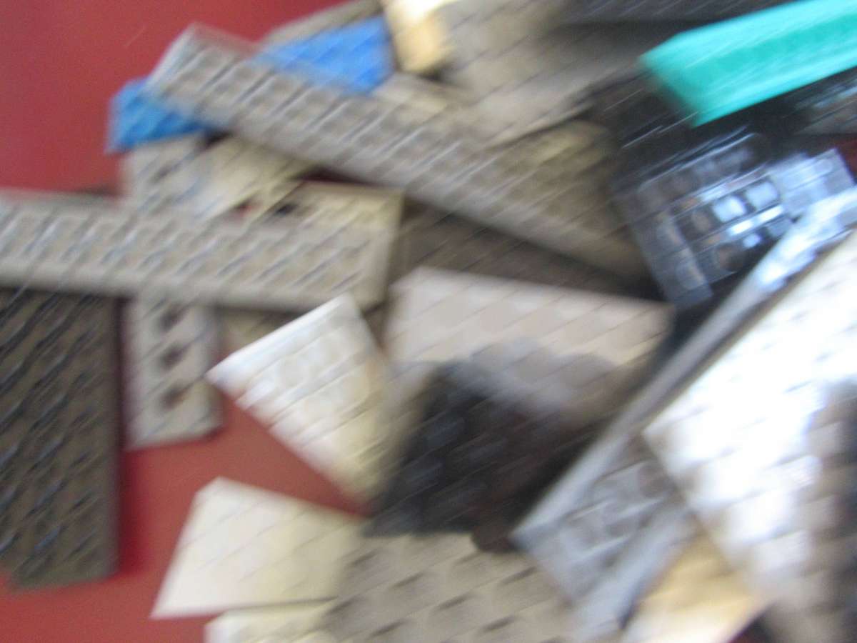 LEGO PLATES FROM PREVIOUSLY ASSEMBLED ITEM - ASPER SCAN - 330g - BID PER TWO GRAMS - LE1