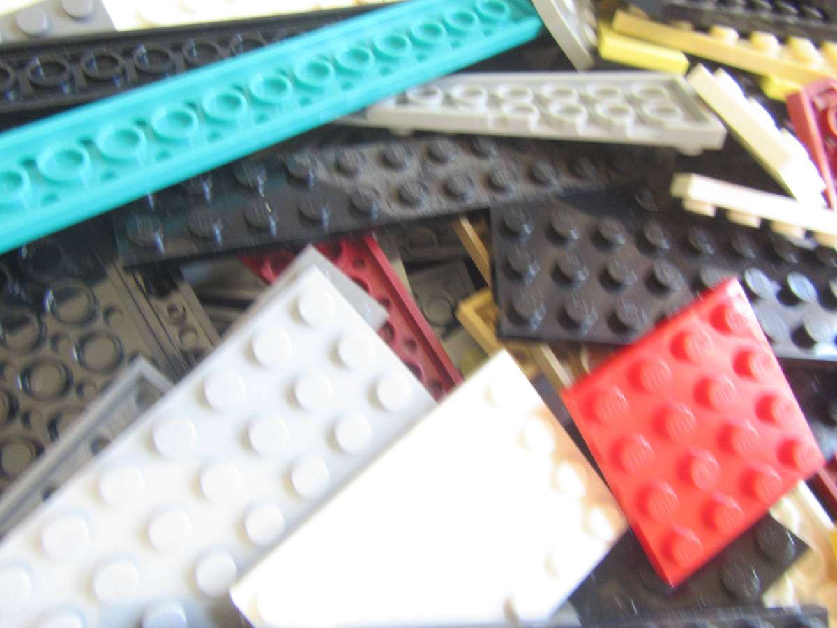 LEGO PLATES FROM PREVIOUSLY ASSEMBLED ITEM - ASPER SCAN - 330g - BID PER TWO GRAMS - LE1