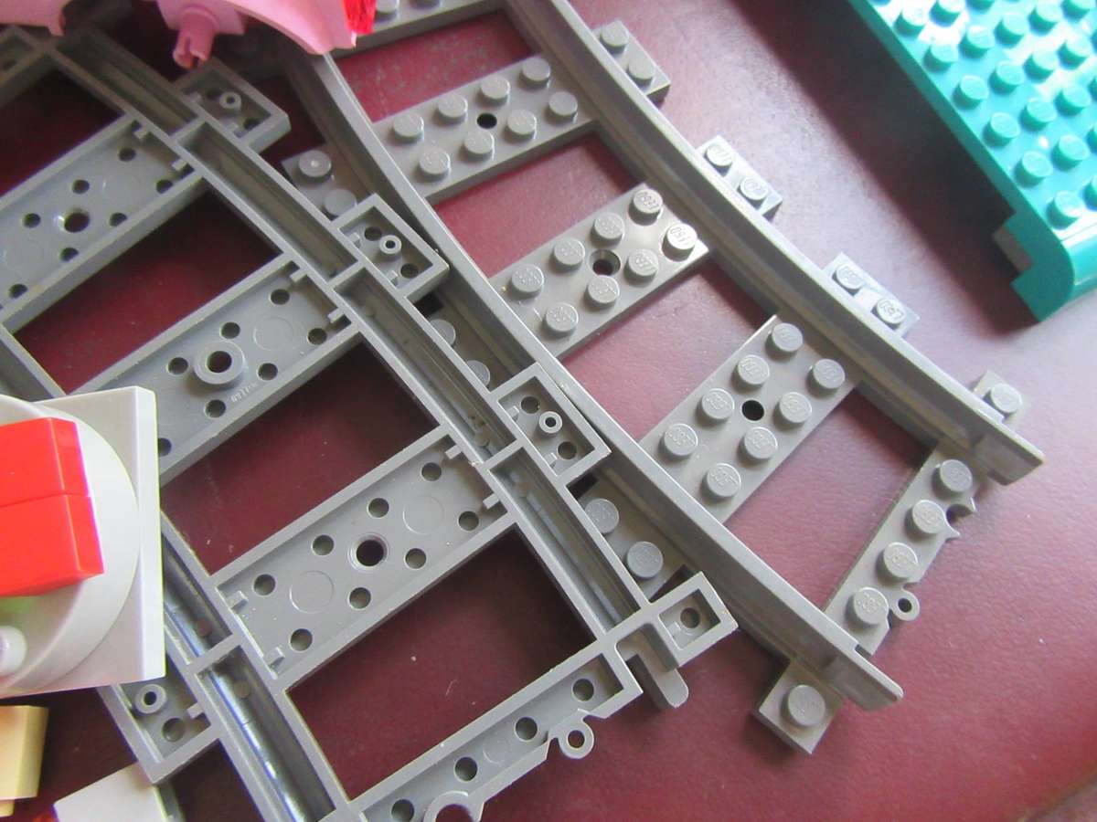 LEGO PIECES FROM PREVIOUSLY ASSEMBLED ITEMS - AS PER SCAN- 410 g - BID PER TWO GRAMS - LE6