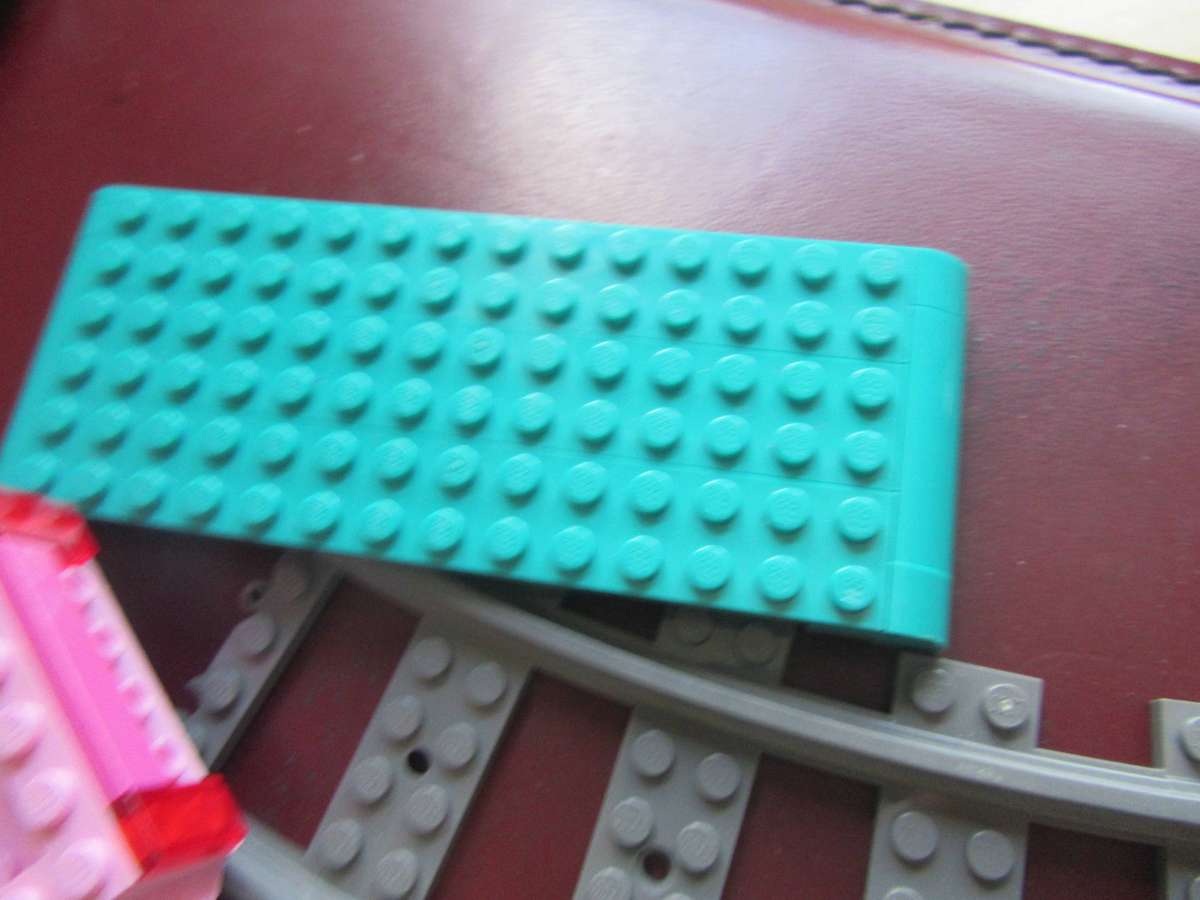 LEGO PIECES FROM PREVIOUSLY ASSEMBLED ITEMS - AS PER SCAN- 410 g - BID PER TWO GRAMS - LE6