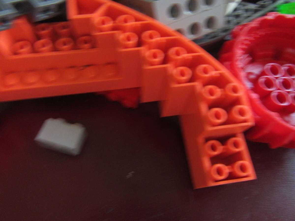 LEGO PIECES FROM PREVIOUSLY ASSEMBLED ITEMS - AS PER SCAN- 410 g - BID PER TWO GRAMS - LE6