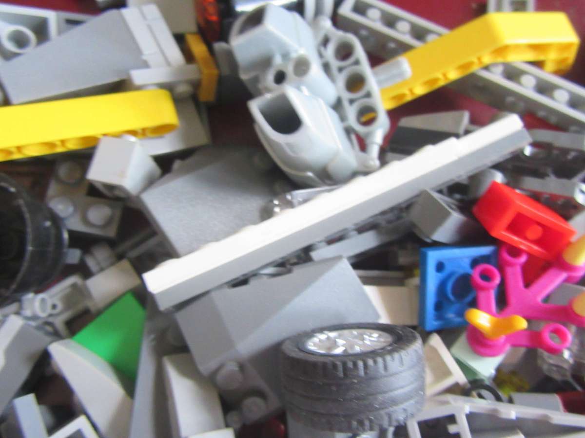 LEGO PIECES FROM PREVIOUSLY ASSEMBLED ITEMS - ASPERSCAN -240 g - BID PER TWO GRAMS - LE7