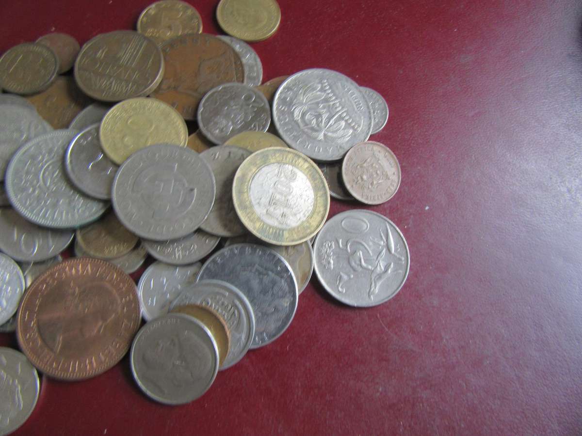 World Coins Lot - 120 Coins incl. Rsacions - Bid per Coin - Lot 40