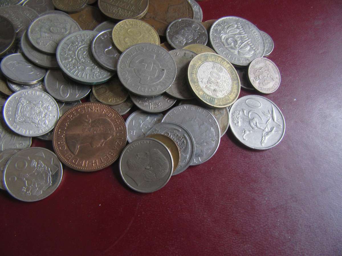 World Coins Lot - 120 Coins incl. Rsacions - Bid per Coin - Lot 40