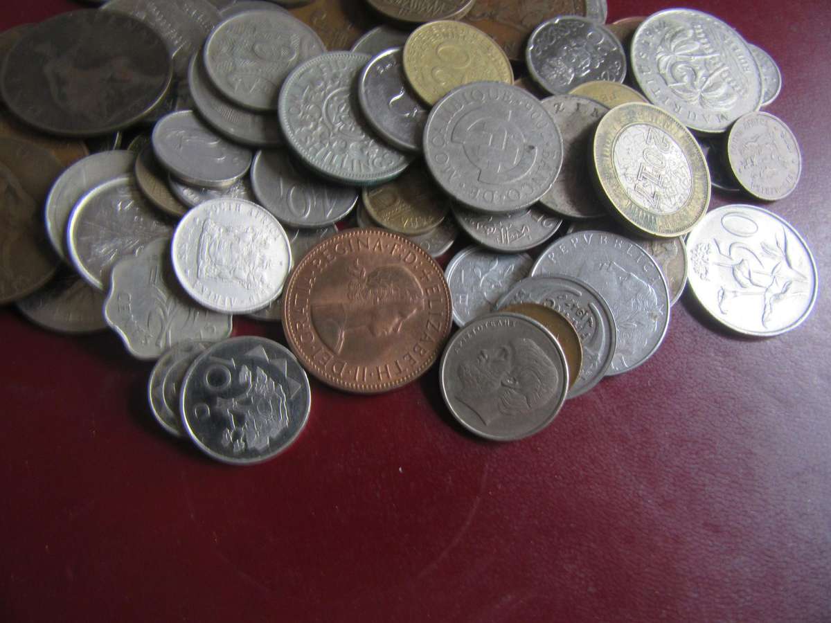 World Coins Lot - 120 Coins incl. Rsacions - Bid per Coin - Lot 40