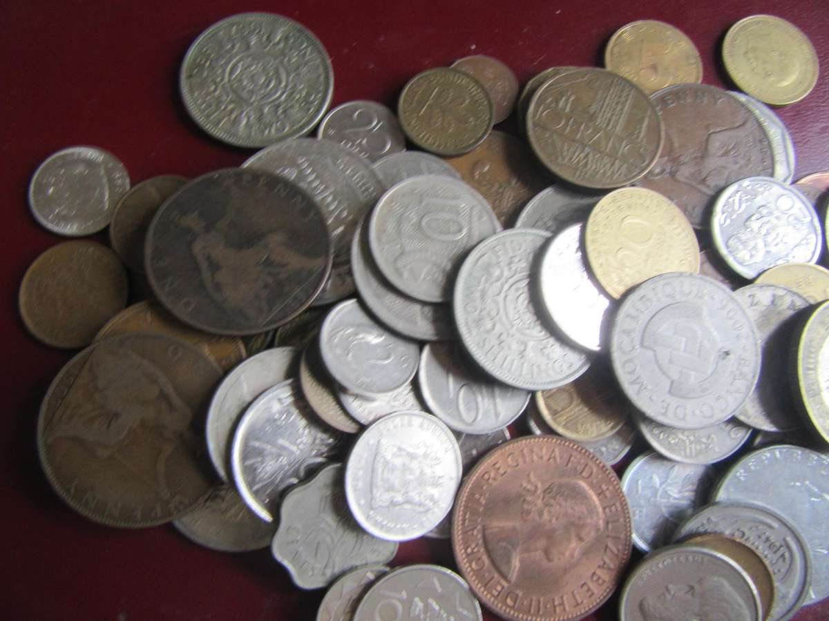 World Coins Lot - 120 Coins incl. Rsacions - Bid per Coin - Lot 40