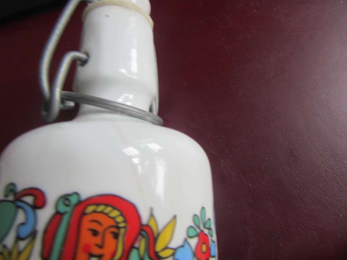 A MUST FOR THE MANCAVE - BEAUTIFULCERAMIC BOTTLE - HOCHLAND ENZIAN FROM GERMANY - ASPER SCAN