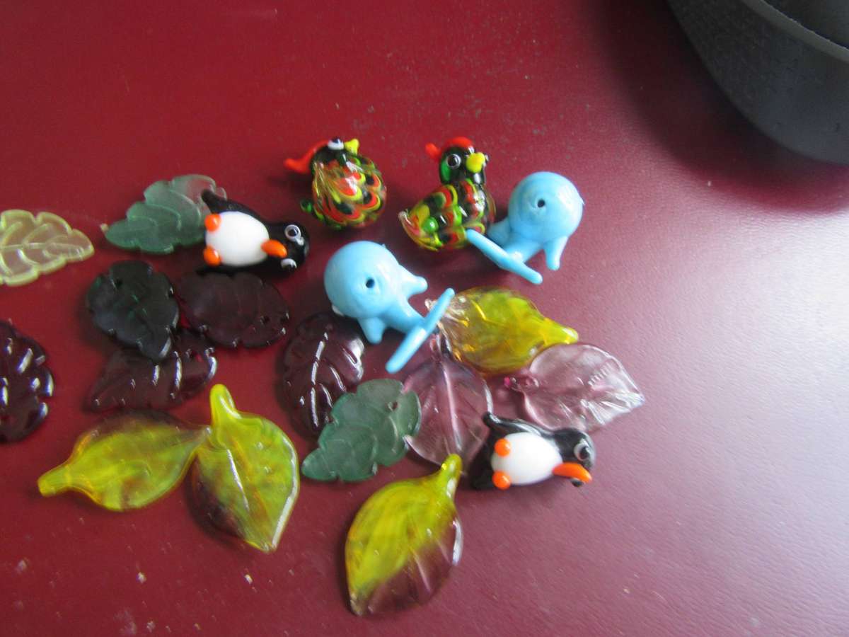 22 VARIOUS GLASS BEADS - AS PER SCAN - B1- BID PER ITEM
