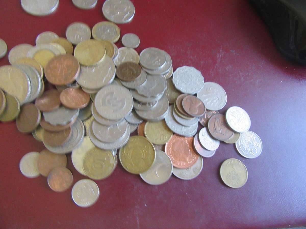 GOOD START FOR THE BEGINNER - 120 WORLD COINS , RSA COINS INCL. - AS PER SCAN - BID PER COIN - LOT9