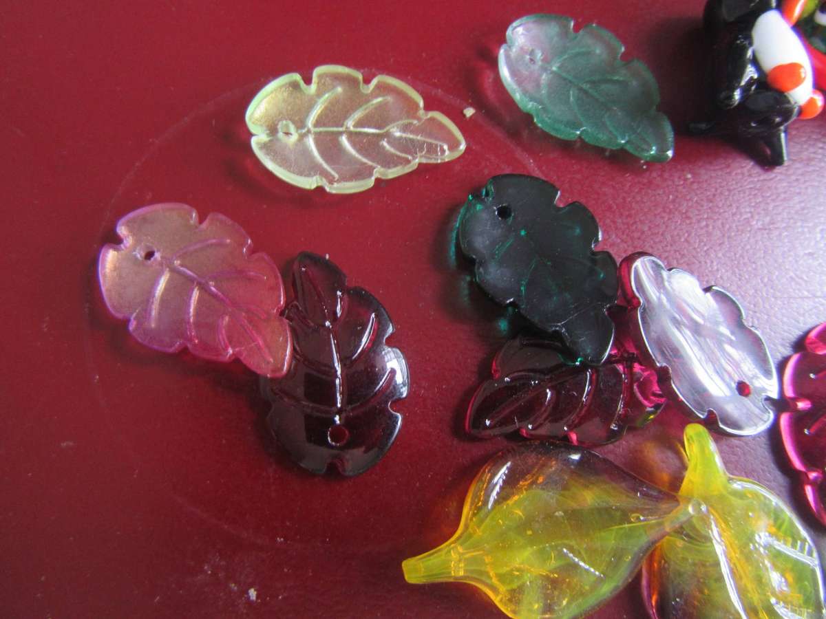 22 VARIOUS GLASS BEADS - AS PER SCAN - B1- BID PER ITEM