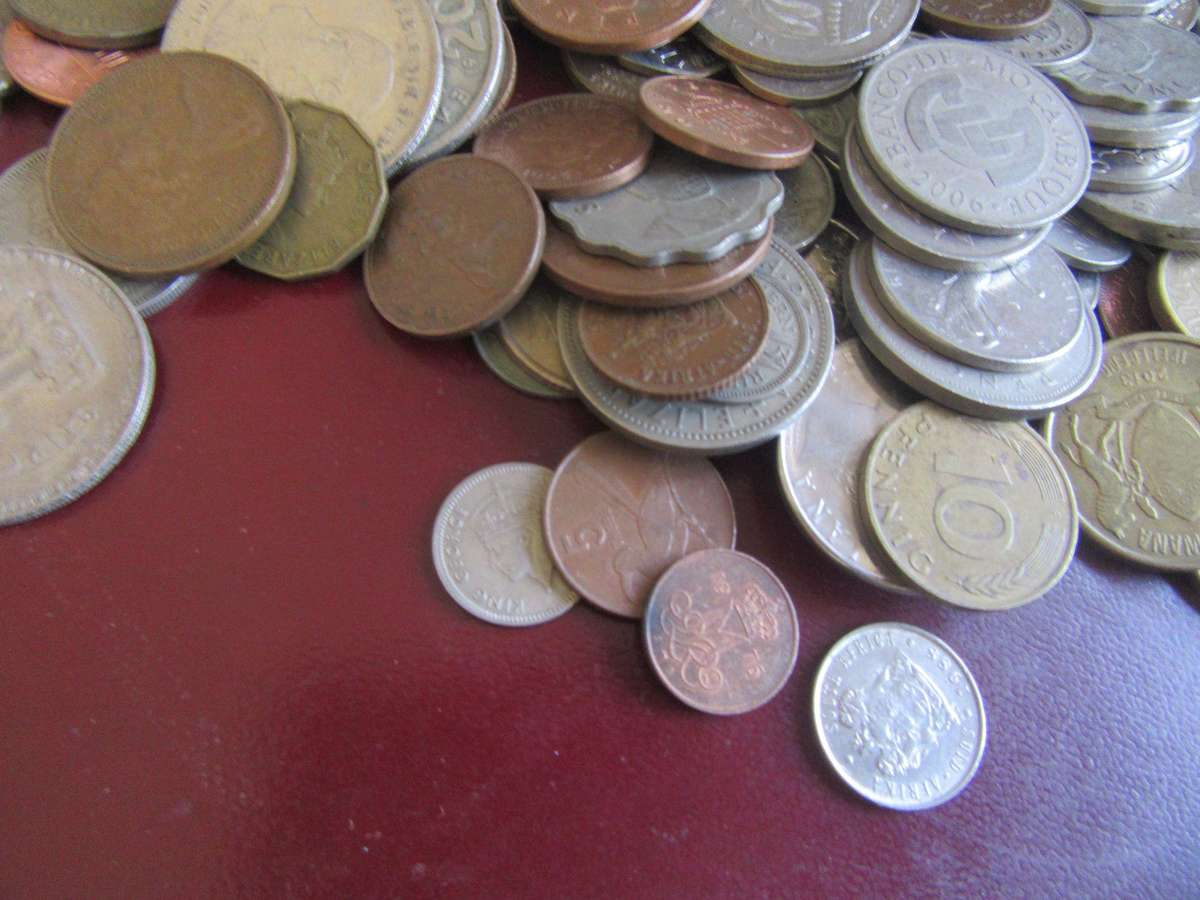 GOOD START FOR THE BEGINNER - 120 WORLD COINS , RSA COINS INCL. - AS PER SCAN - BID PER COIN - LOT9