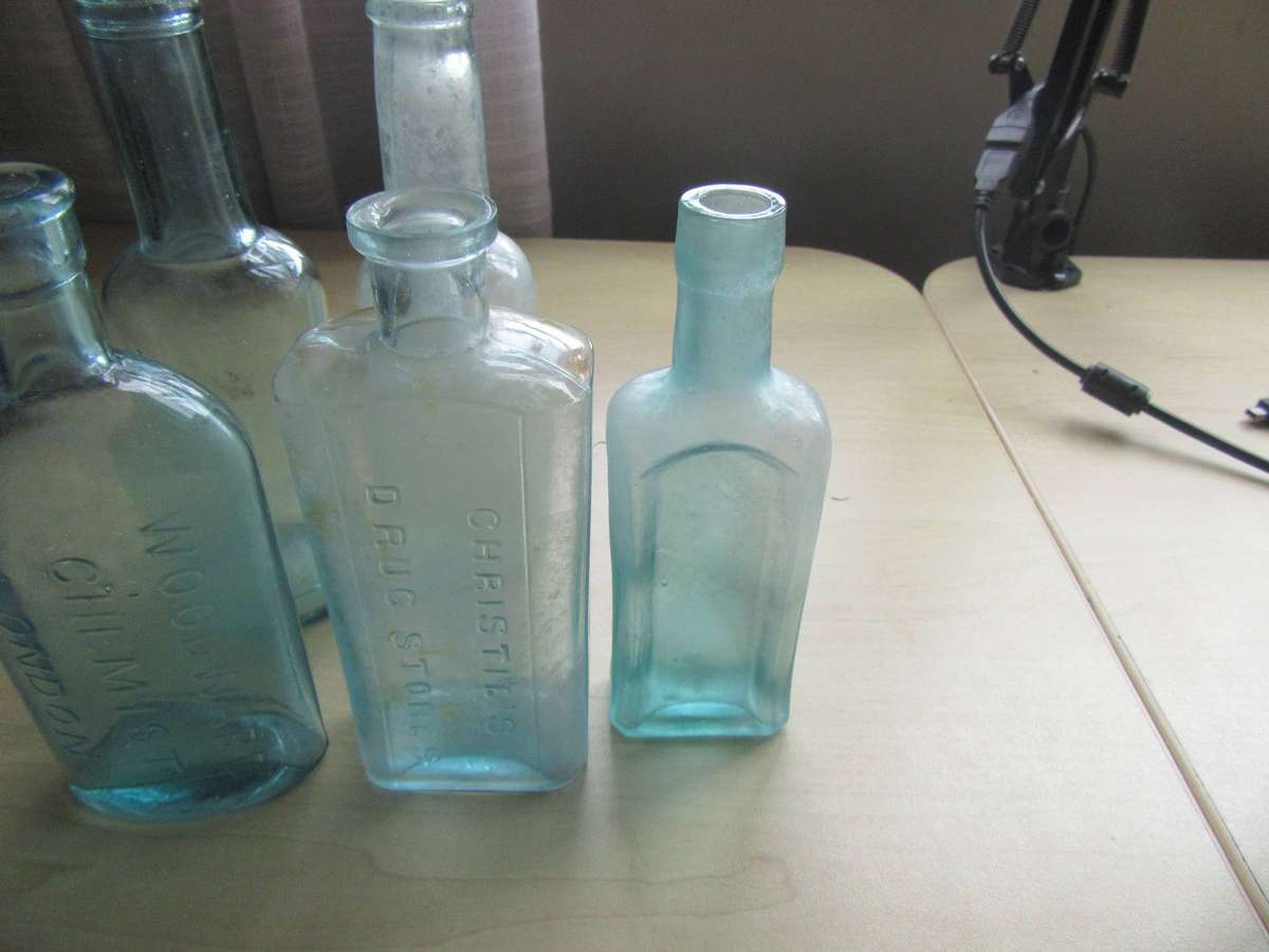 5 VARIOUSGGLASS/MEDICINEBOTTLES - AS PER SCAN