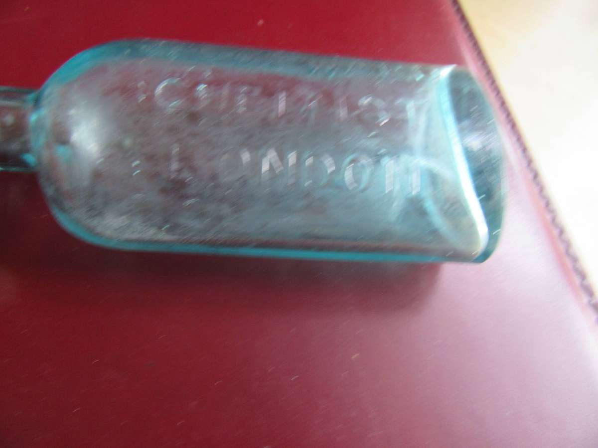 5 VARIOUSGGLASS/MEDICINEBOTTLES - AS PER SCAN