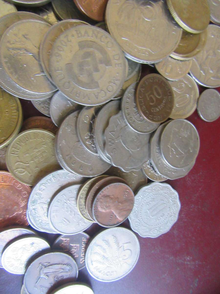 GOOD START FOR THE BEGINNER - 120 WORLD COINS , RSA COINS INCL. - AS PER SCAN - BID PER COIN - LOT9