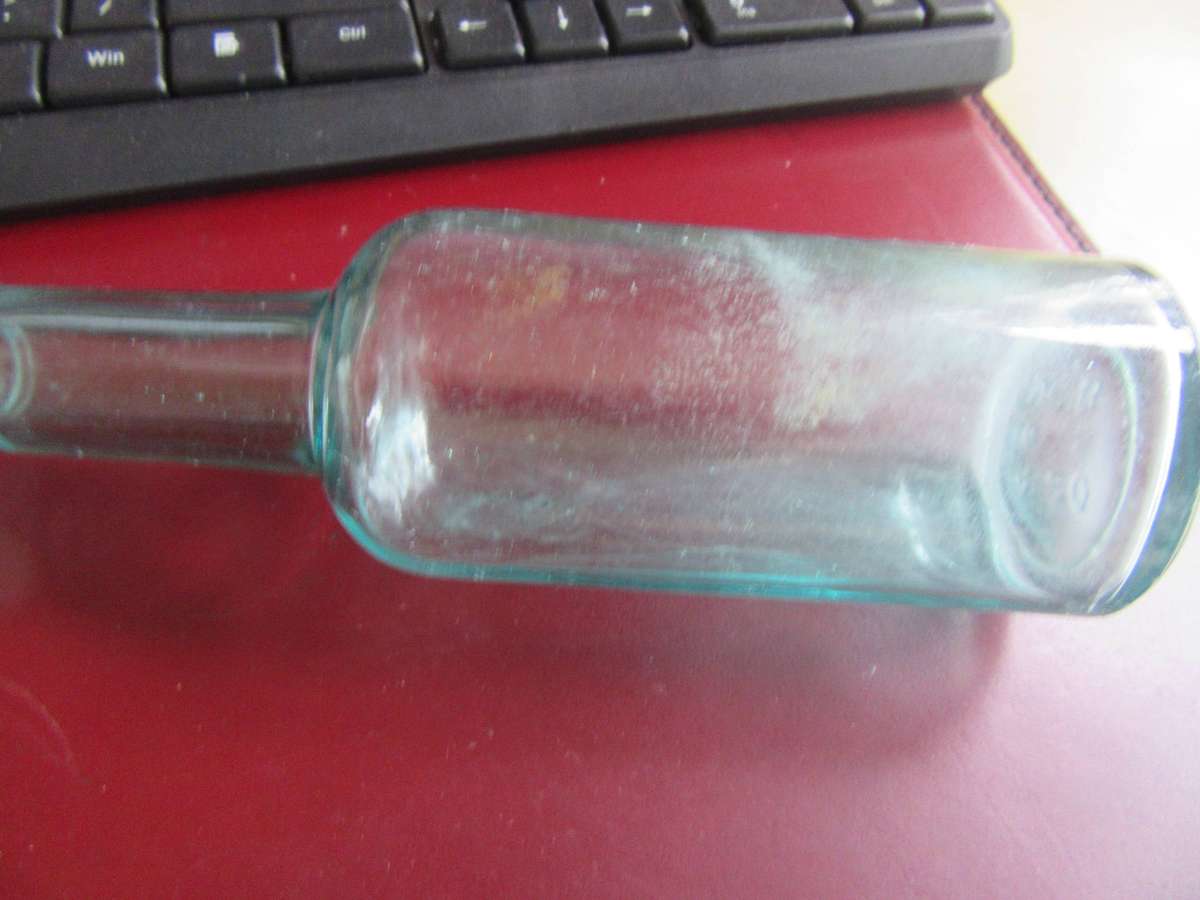 5 VARIOUSGGLASS/MEDICINEBOTTLES - AS PER SCAN