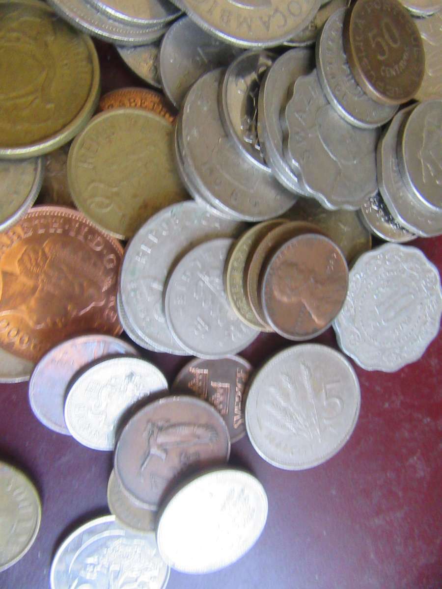 GOOD START FOR THE BEGINNER - 120 WORLD COINS , RSA COINS INCL. - AS PER SCAN - BID PER COIN - LOT9