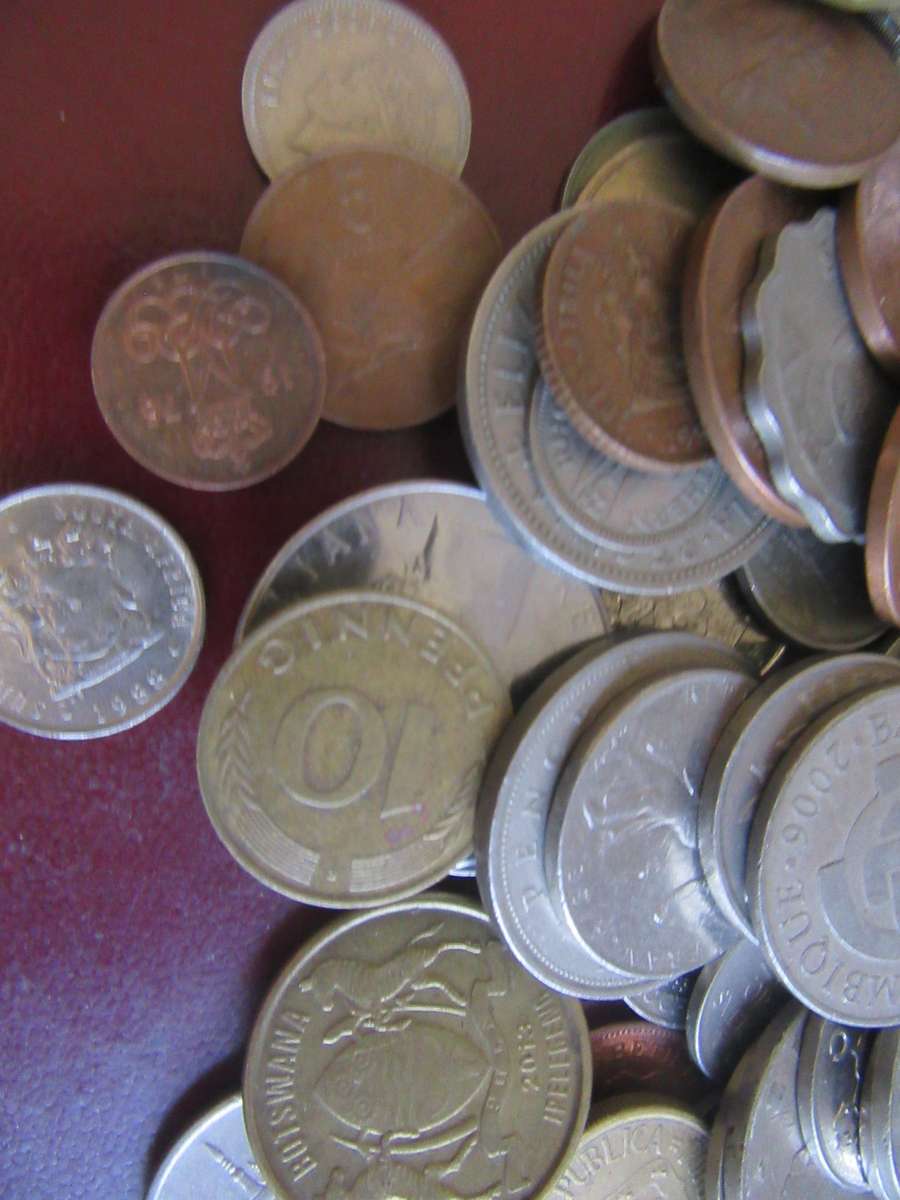 GOOD START FOR THE BEGINNER - 120 WORLD COINS , RSA COINS INCL. - AS PER SCAN - BID PER COIN - LOT9