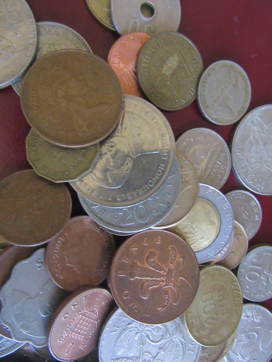 GOOD START FOR THE BEGINNER - 120 WORLD COINS , RSA COINS INCL. - AS PER SCAN - BID PER COIN - LOT9