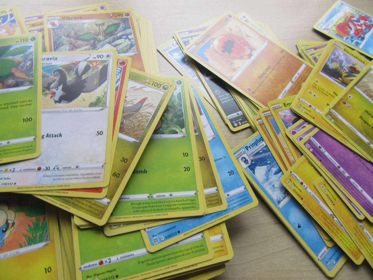 800 CARDS POKEMON BUNDLE- INCL.DUPLICATIONS